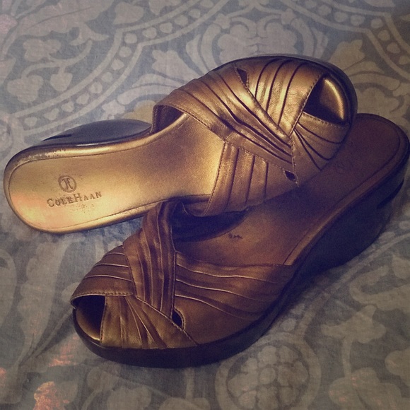 Old Hollywood Style gold ColeHaan wedge. - Picture 1 of 2